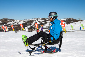 side profile showing centered weight on mono ski